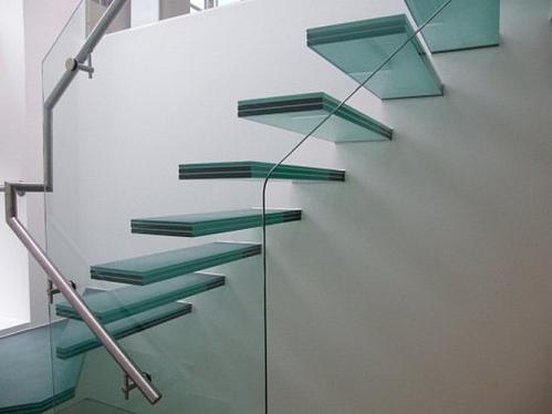 Консольные стеклянные лестницы