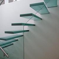 Консольные стеклянные лестницы